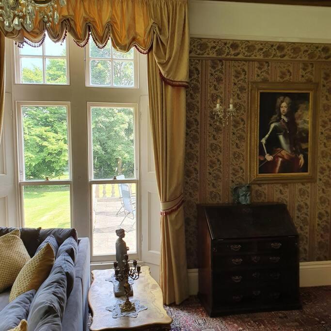 Country Manor House With Indoor Pool And Hot Tub Villa Rochester  Exterior photo