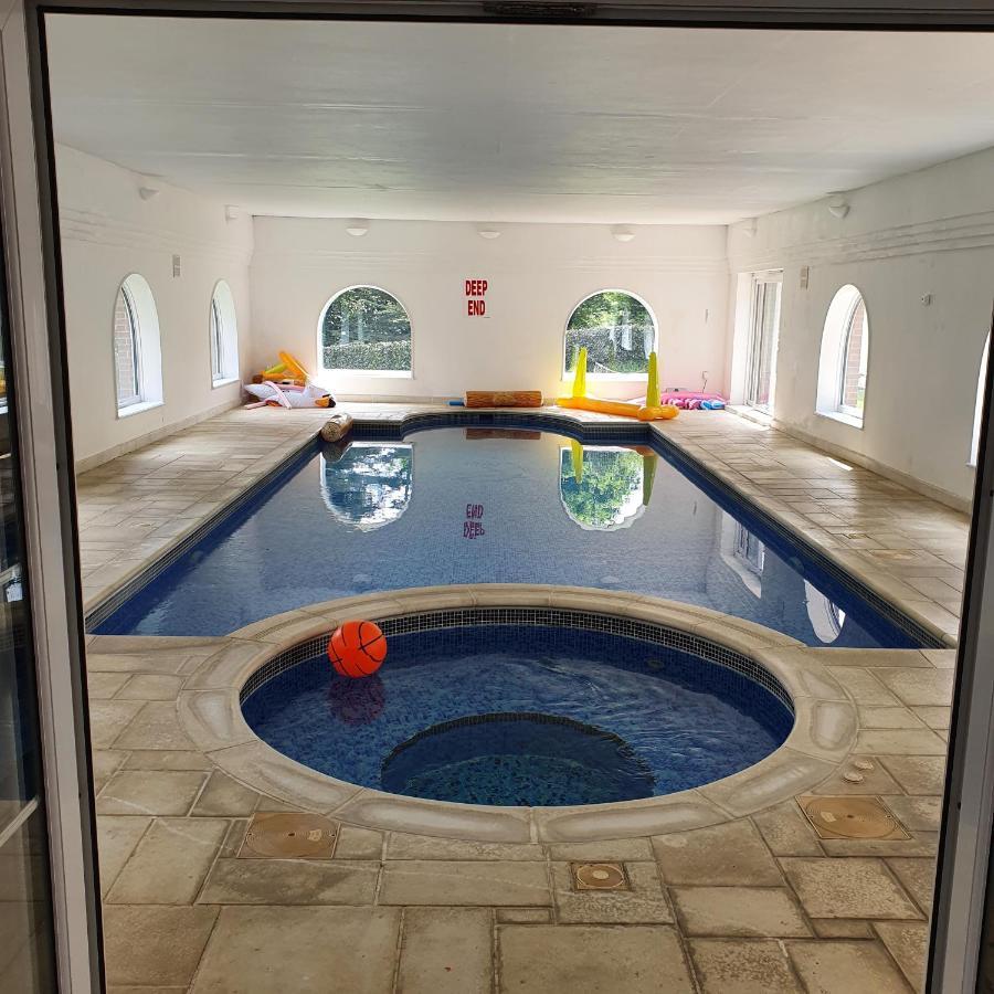 Country Manor House With Indoor Pool And Hot Tub Villa Rochester  Exterior photo